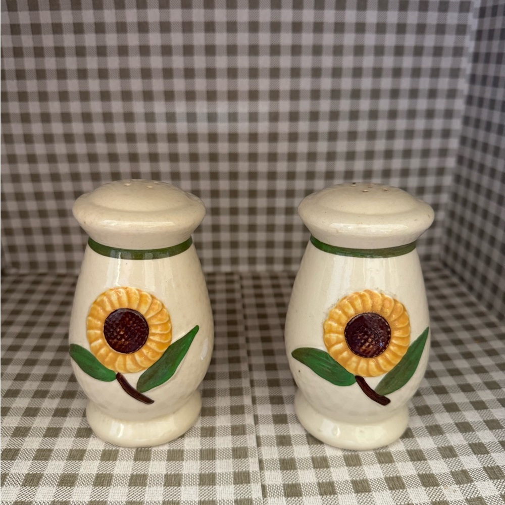 Vintage Shawnee Sunflower Ceramic Salt and Pepper Shakers 5” USA